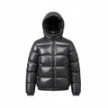 Poolman Glanz-Steppjacke in Schwarz mit Kapuze, breiten Steppkammern und Reißverschlusstaschen für den Alltag.